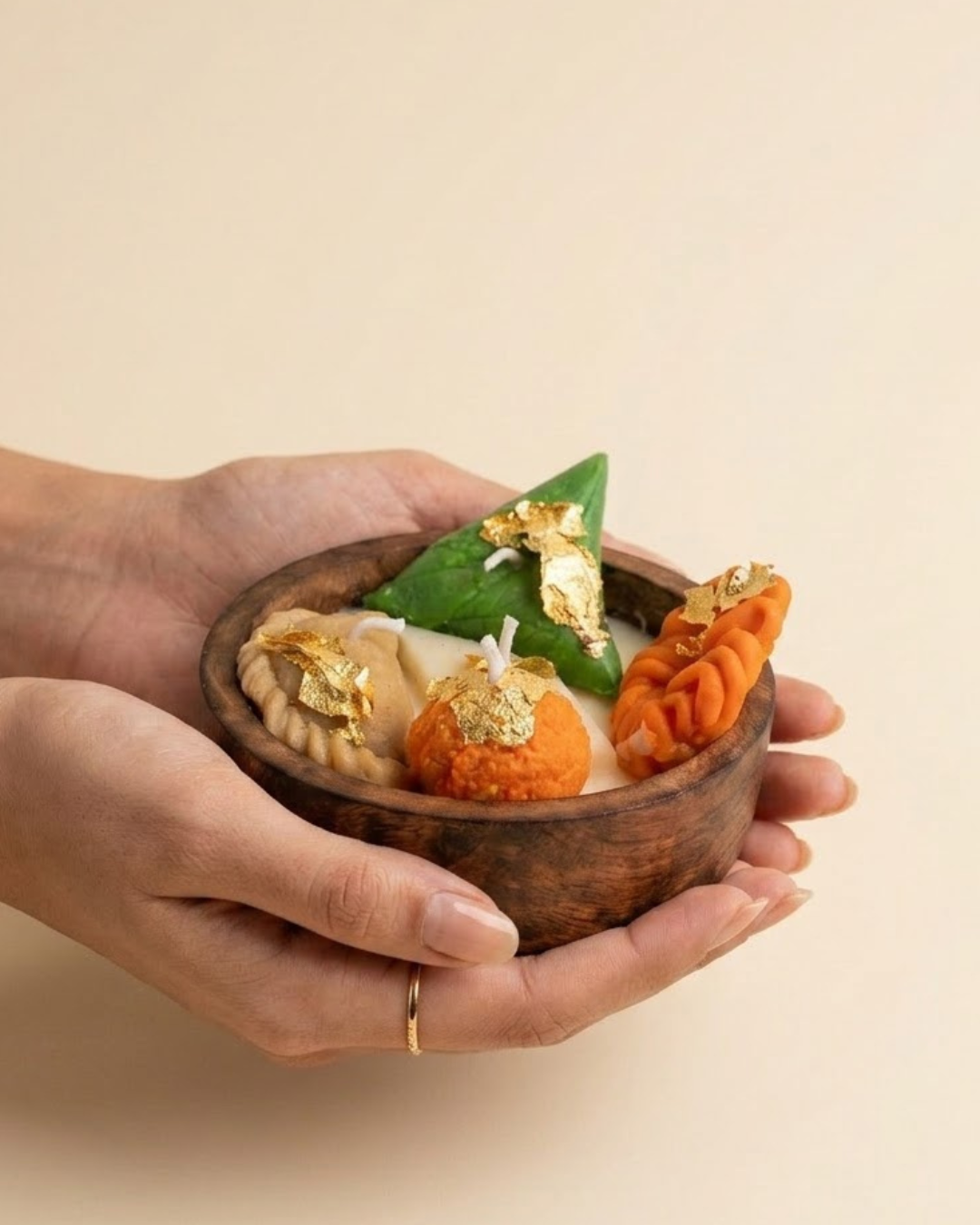 Festive Mithai Wooden Bowl Candle | Sandalwood Scented Coconut & Soy Wax